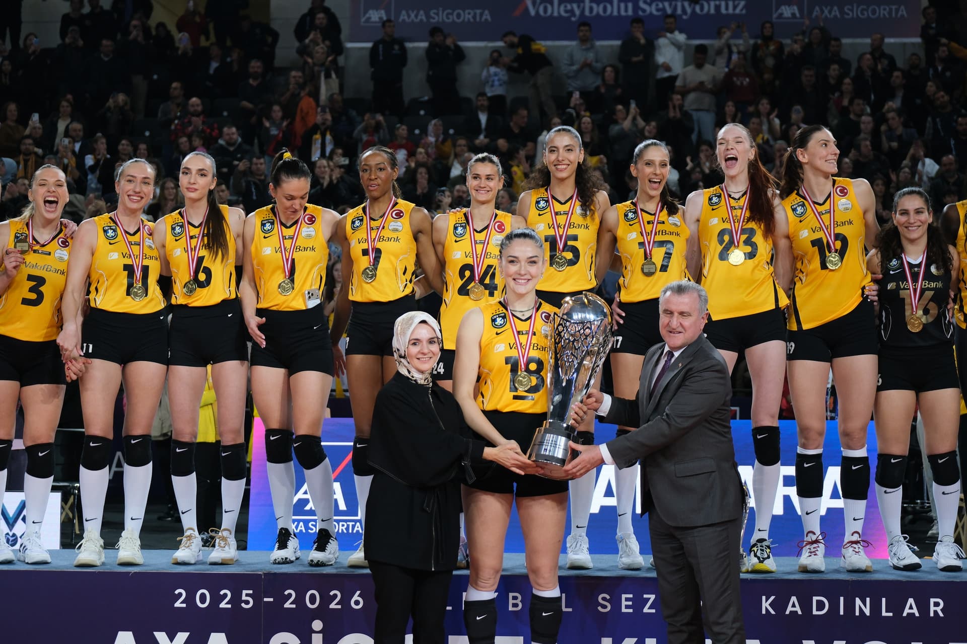 VakıfBank, Kupa Voley’de Şampiyon Oldu