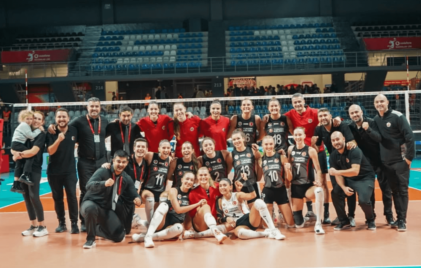 Türk Hava Yolları, Nilüfer Belediyespor Eker'i 3-1 mağlup etti