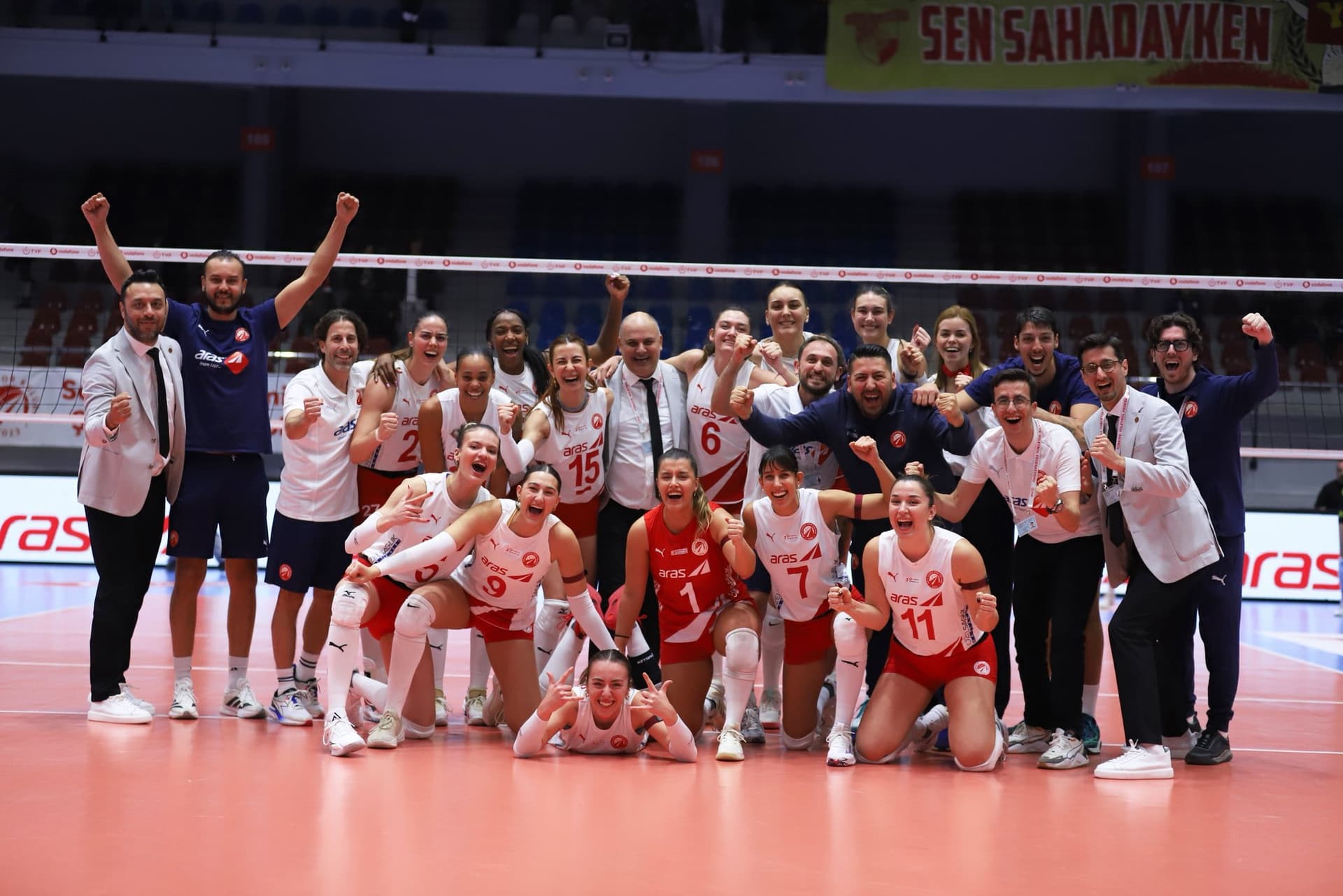 Aras Kargo, İzmir Derbisinden 3-2’lik Galibiyetle Ayrıldı