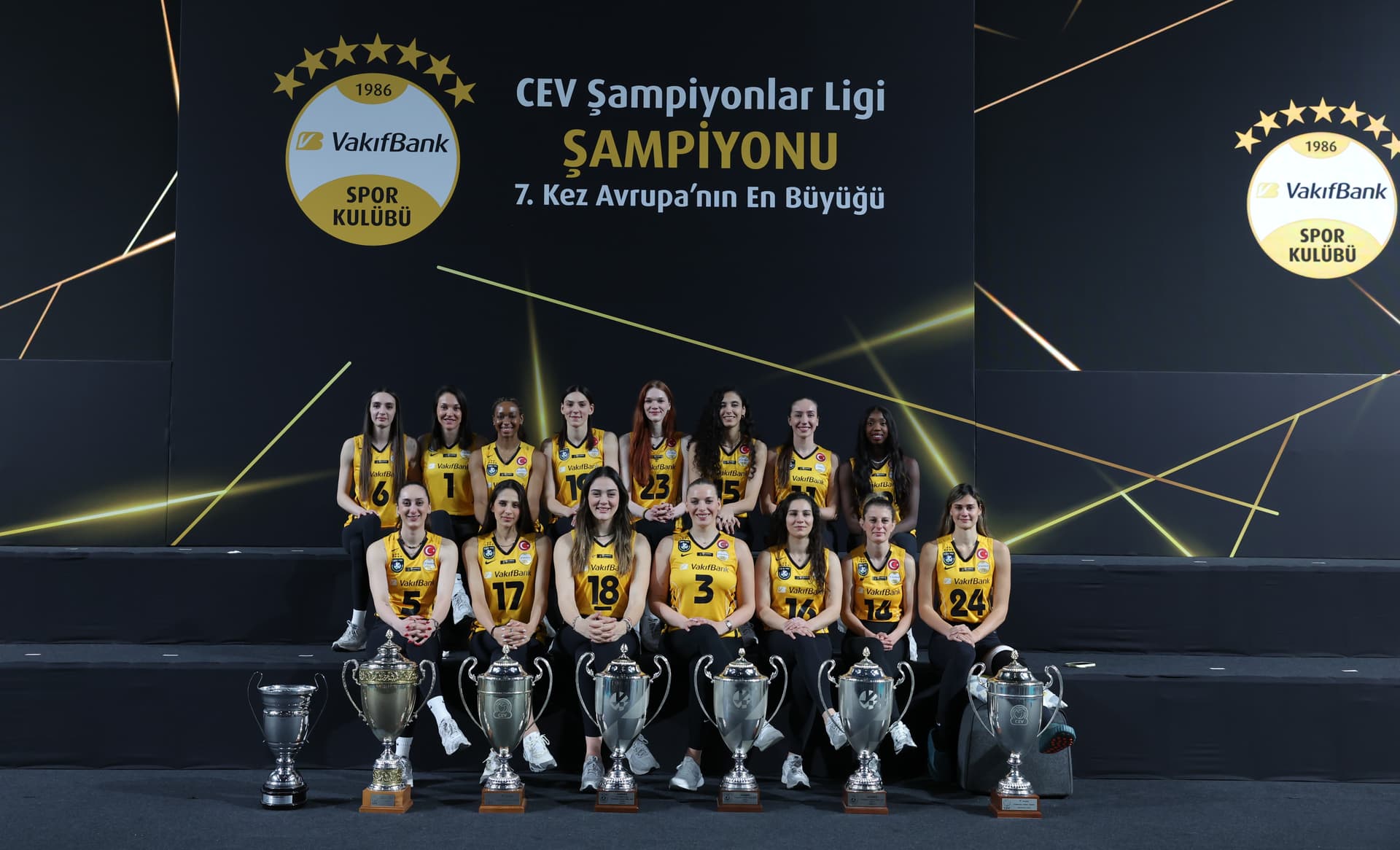 7. Kez Avrupa Şampiyonu Olan VakıfBank Basının Karşısına Çıktı