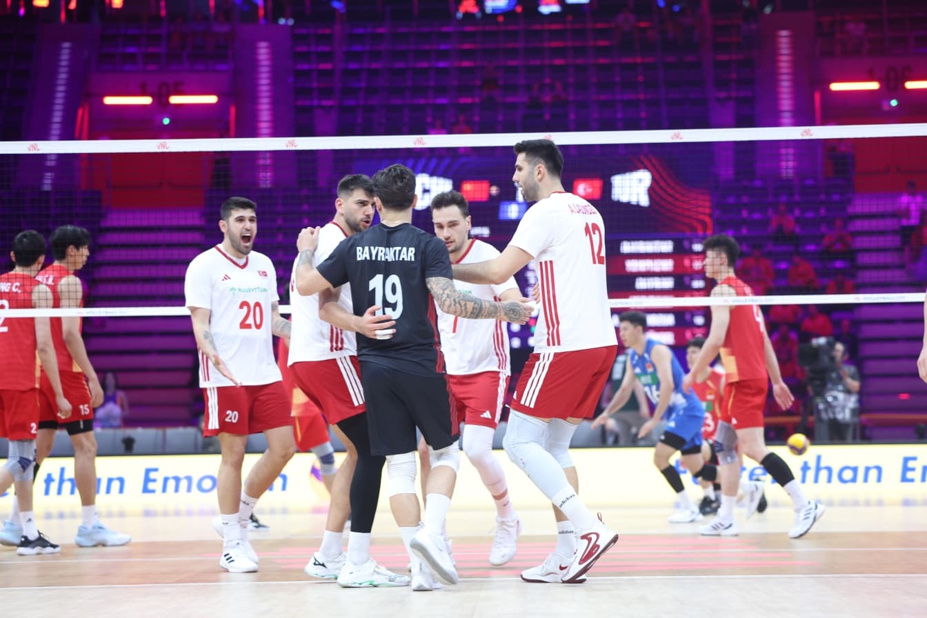 Filenin Efeleri Çin'i 3-0 Mağlup Etti