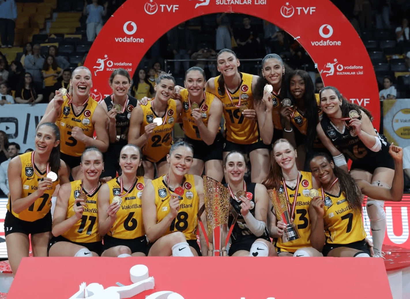 Vodafone Sultanlar Ligi'nde Şampiyon VakıfBank!