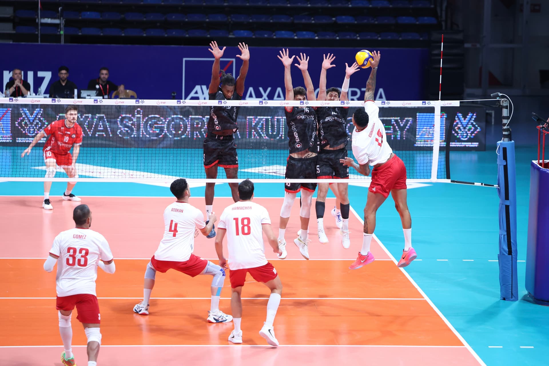 2027 Erkekler AXA Sigorta Kupa Voley'de Çeyrek Finale Yükselen Takımlar Belli Oldu