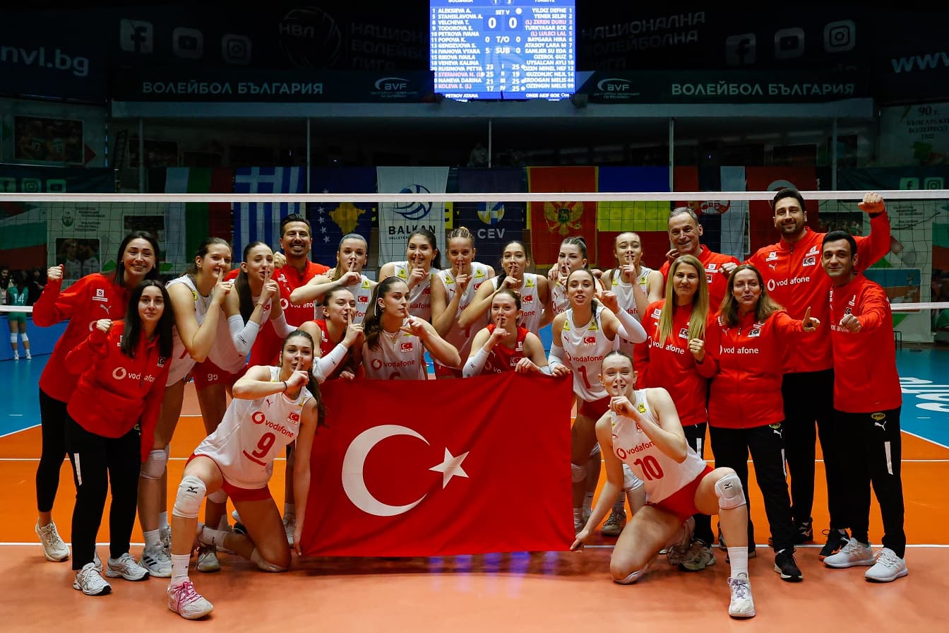 U18 Millilerimiz Avrupa Şampiyonası Finallerine Namağlup Gitmeye Hak Kazandı