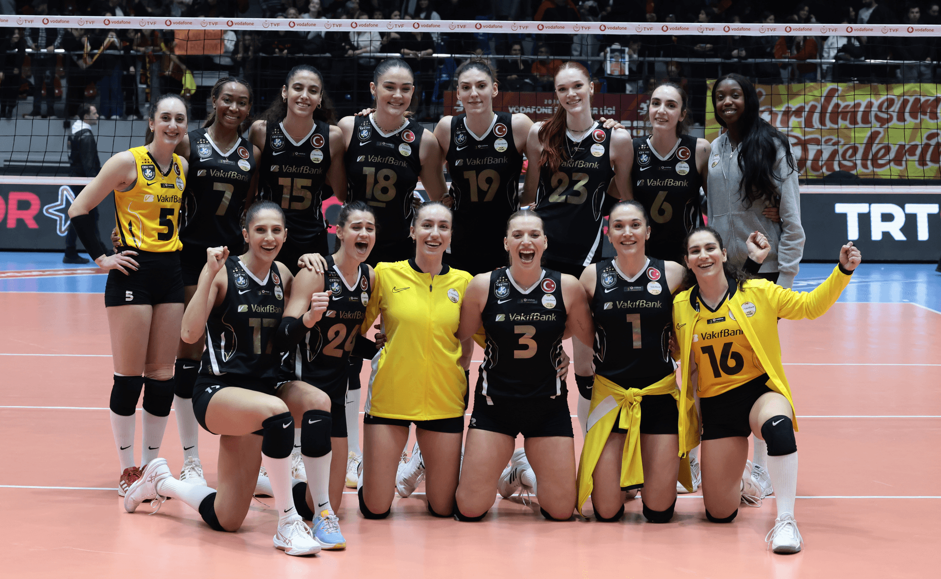 VakıfBank İzmir’de 3 Puanı Kazandı