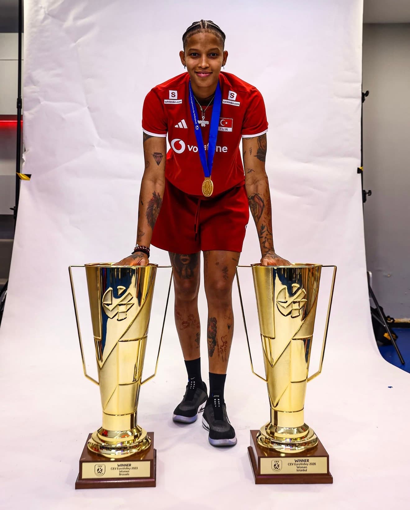 Türkiye Milli Olimpiyat Komitesi'nden Melissa Vargas'a Ödül