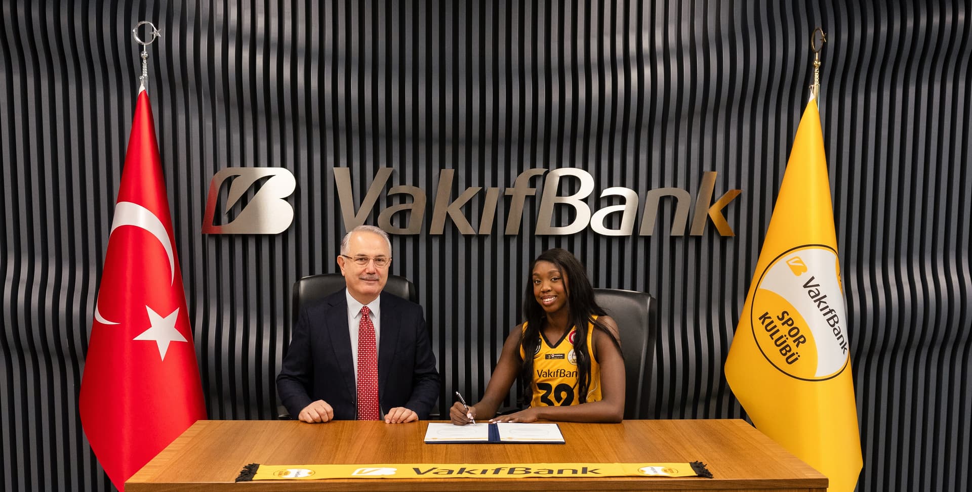 Adhu Malual, VakıfBank’ta