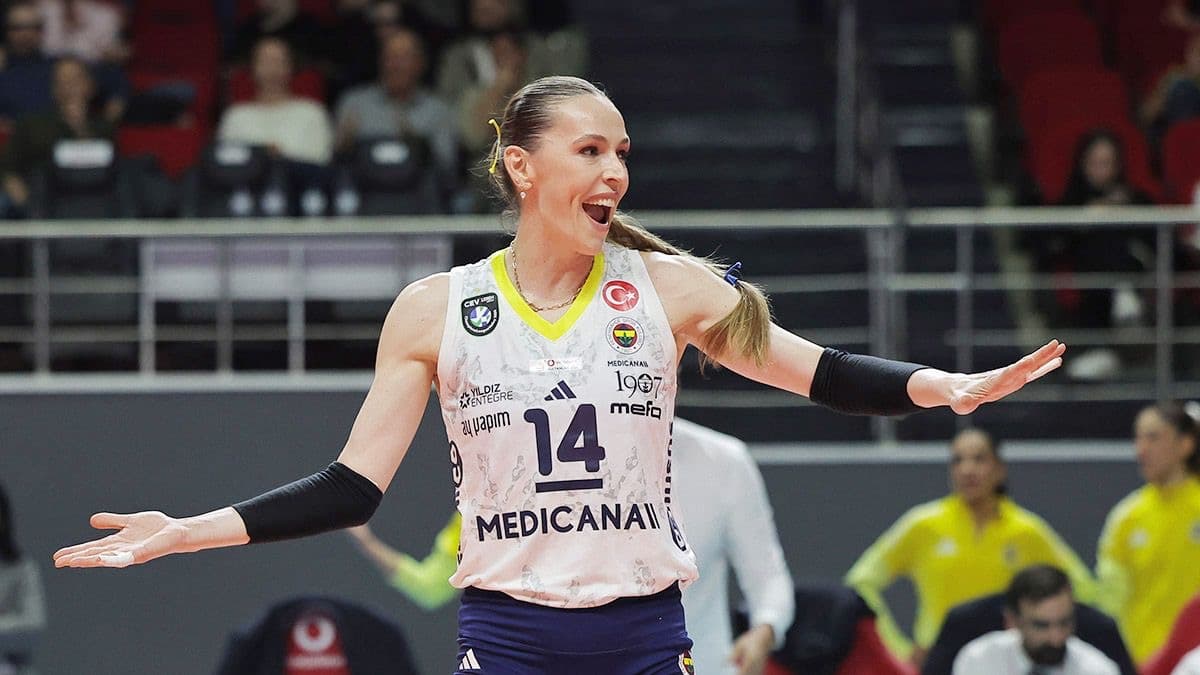 Eda Erdem’den Tarihe Geçen İmza: Fenerbahçe’de Efsane Kaptan İçin Özel Tören
