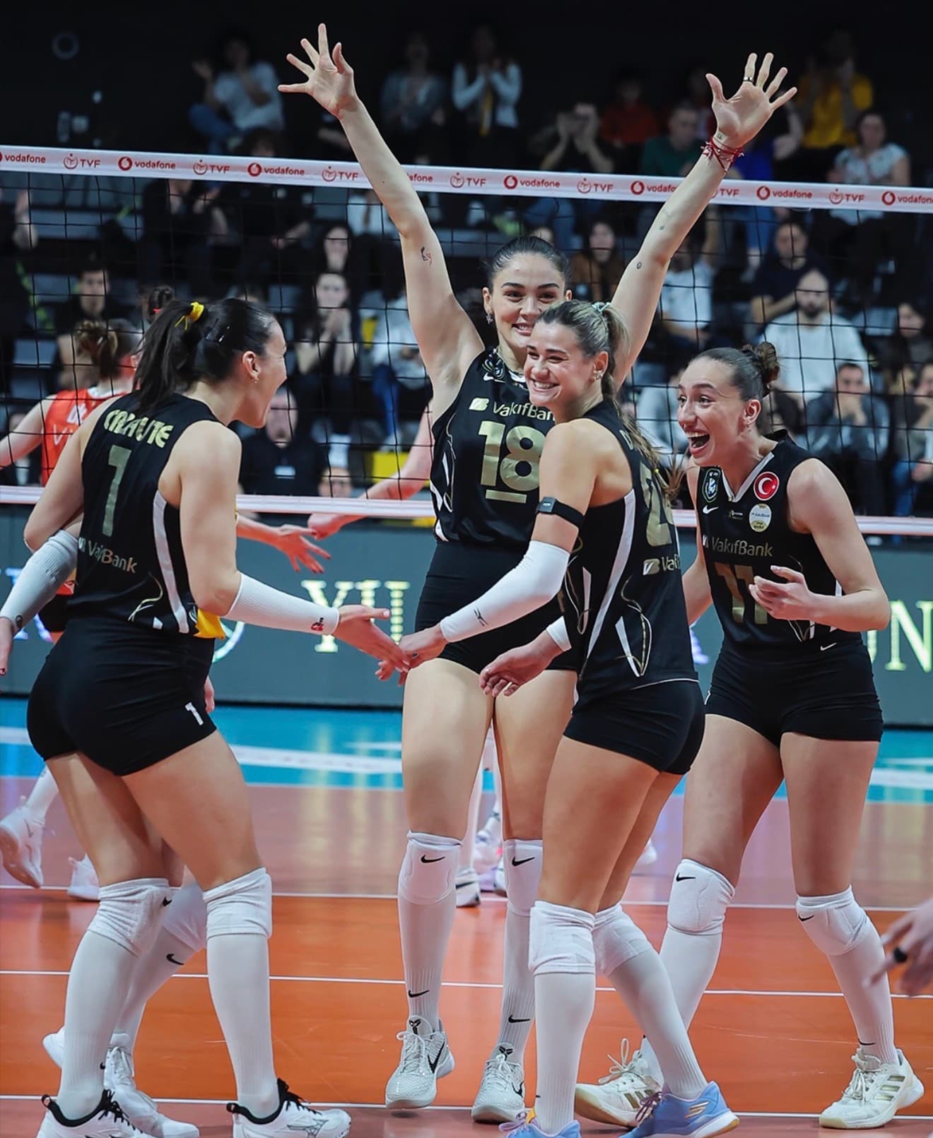 VakıfBank Yeniden Finalde