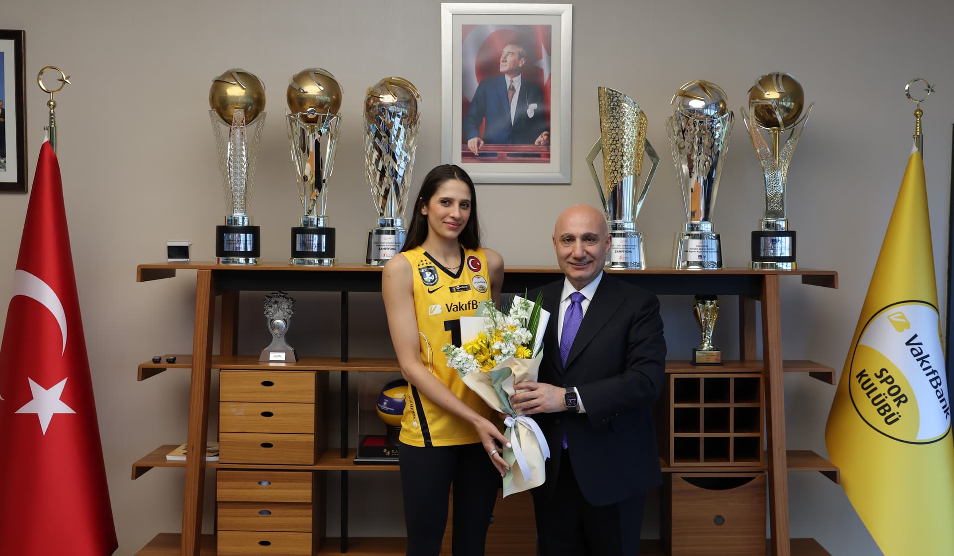 VakıfBank, Derya Cebecioğlu'na Veda Etti