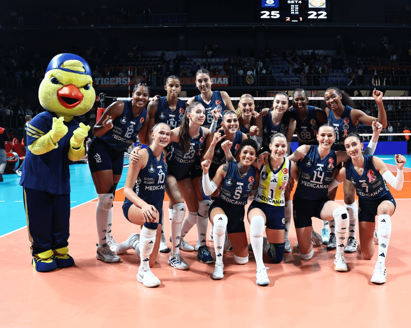 Fenerbahçe Medicana'dan 4'te 4