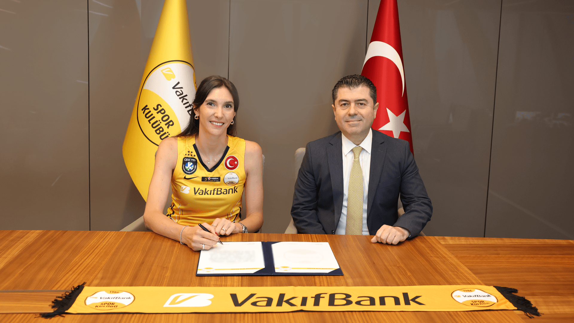 Naz Aydemir Akyol 8 yıllık aradan sonra yeniden VakıfBank’ta