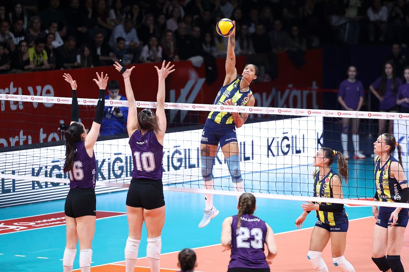 Fenerbahçe Medicana, Play-Off Serisine Galibiyetle Başladı