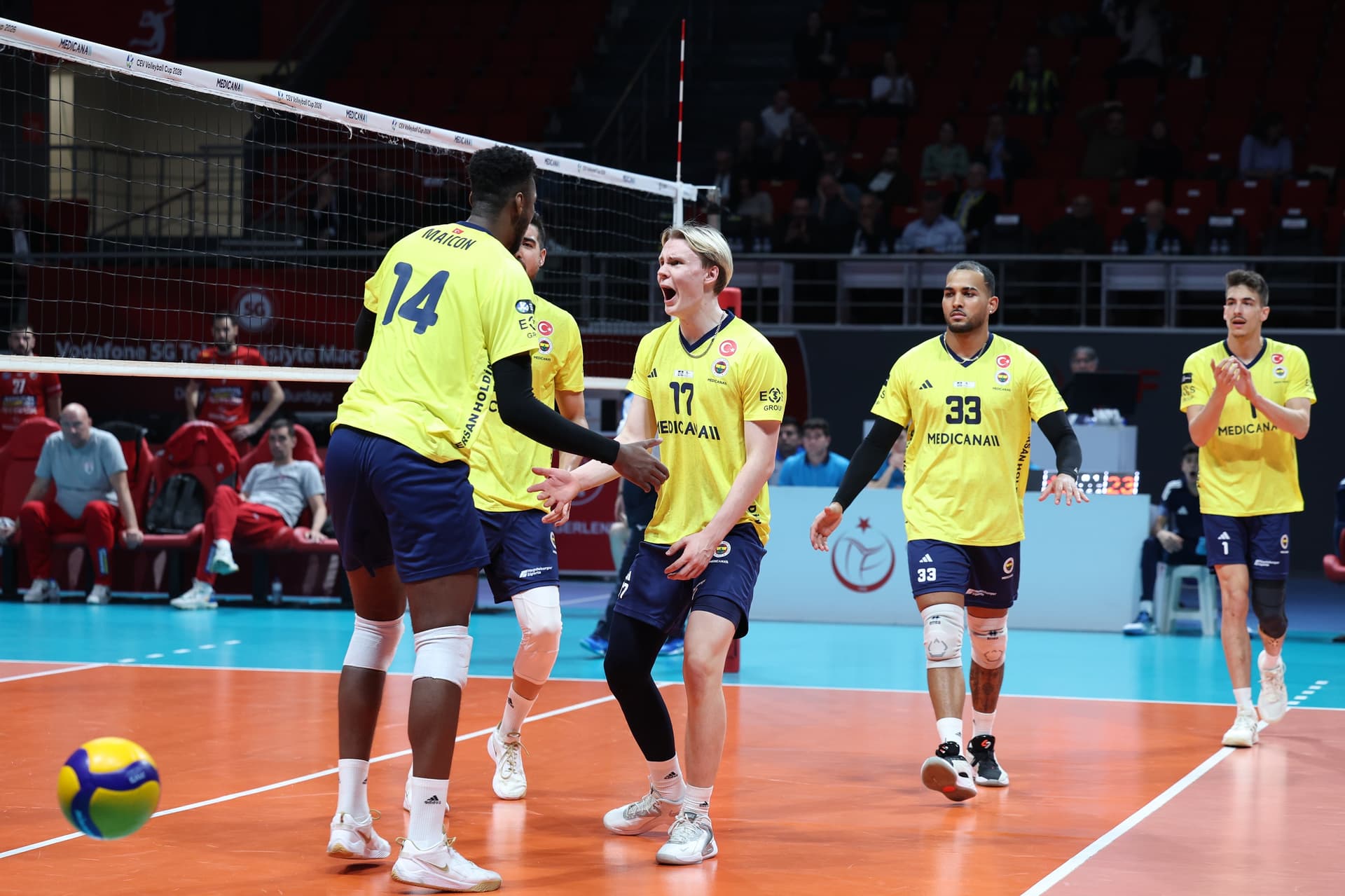 Fenerbahçe Medicana, CEV Kupası’nda 8’li Finallere Yükseldi