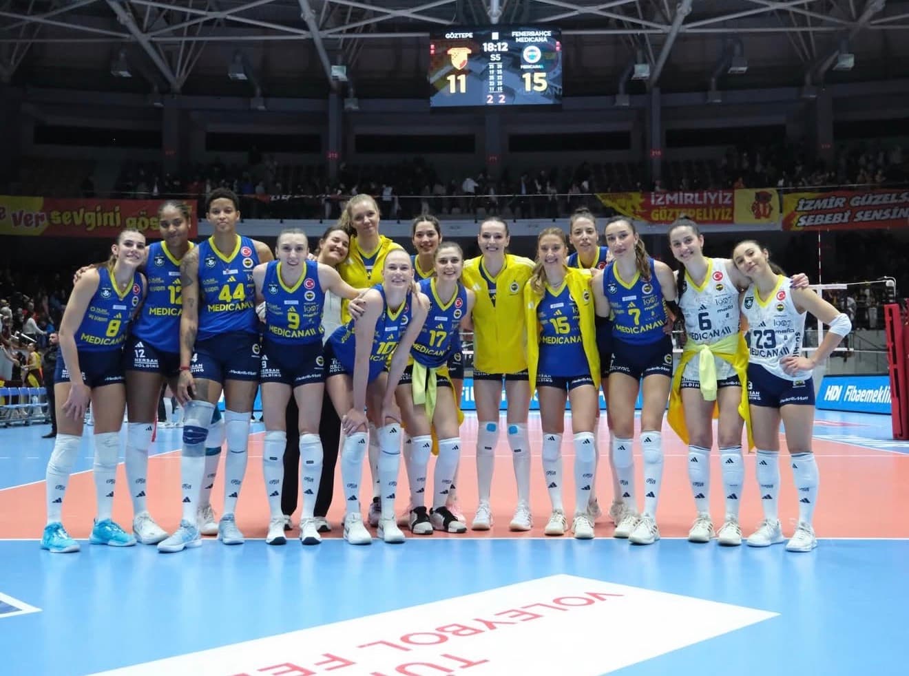 Fenerbahçe Medicana, İzmir Deplasmanında 5 Sette Kazandı